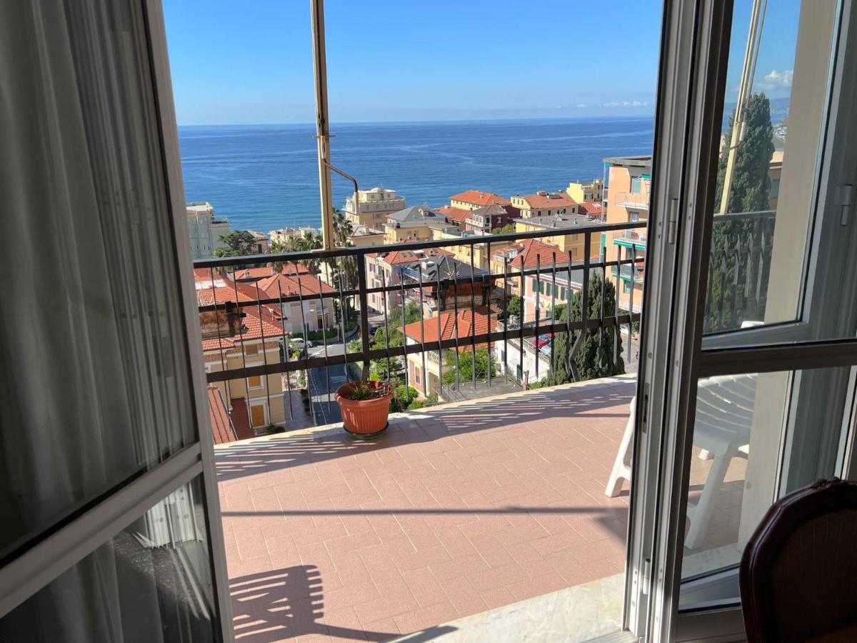 Grande Appartamento Vista Mare Varazze Luaran gambar